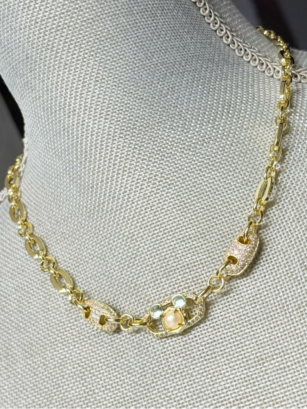 Kendra Scott Mickey Mouse Crystal Chain Thick Gold Link Necklace - Picture 3 of 3